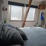 Comfortable, Cozy House 20 Min To Amsterdam Apartment *