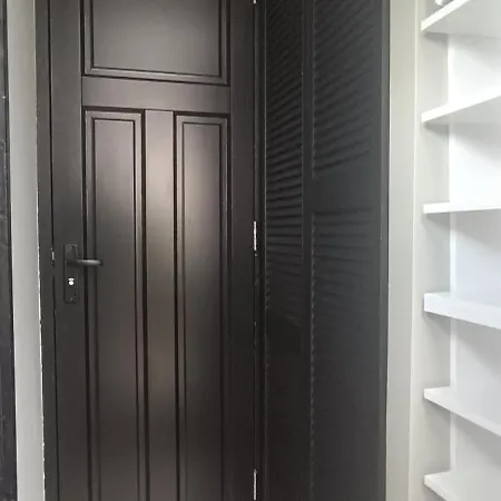 Comfortable, Cozy House 20 Min To Amsterdam Apartment