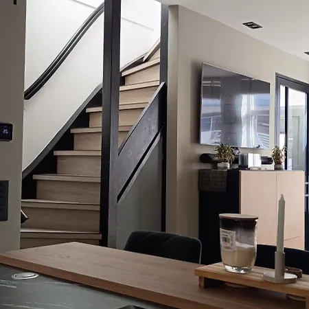 Comfortable, Cozy House 20 Min To Amsterdam Apartment